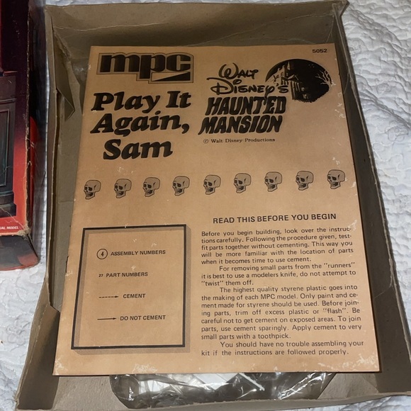 Vintage Walt Disney Haunted Mansion “Play It Again, Sam” Model Kit- as is - Picture 9 of 15